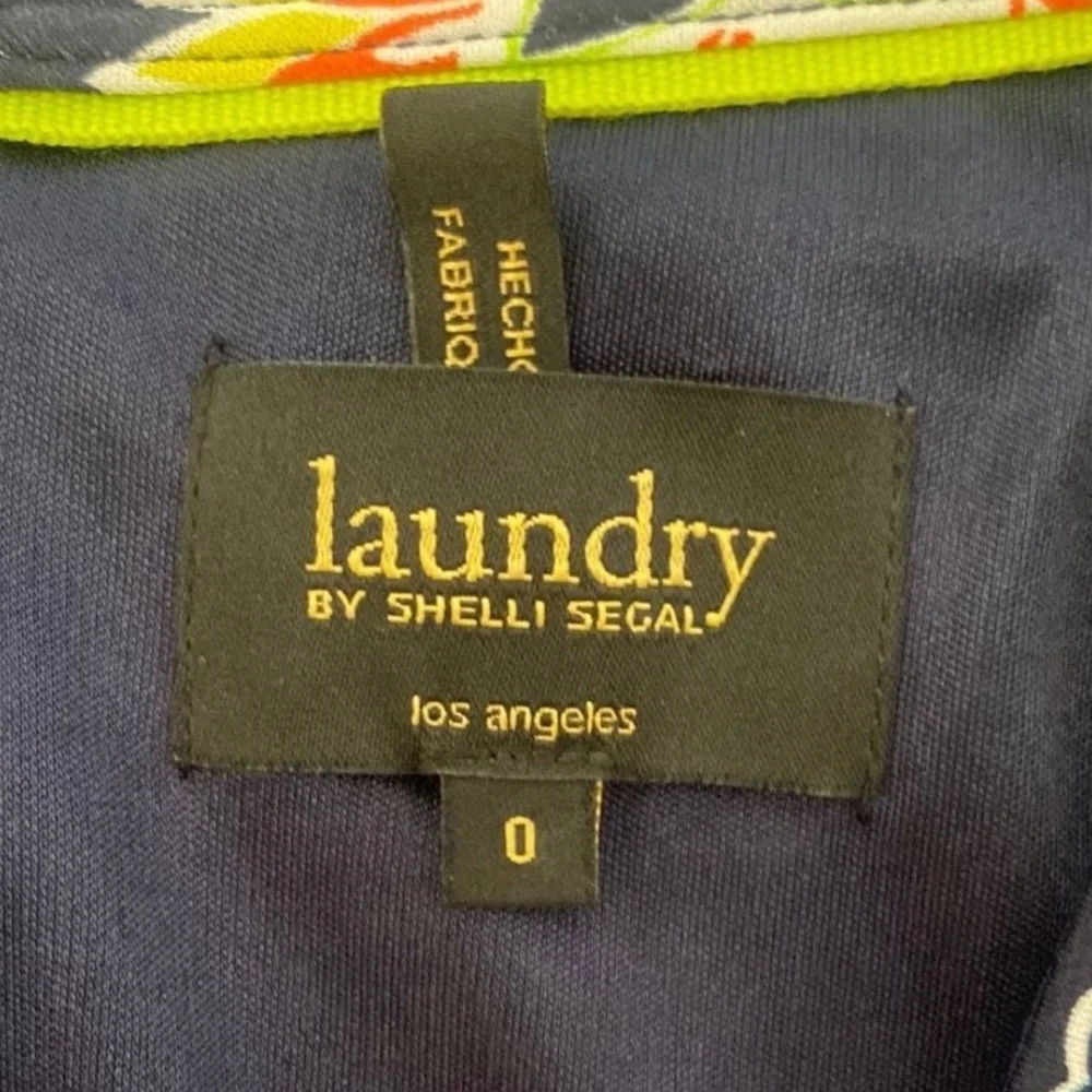 Laundry By Shelli Segal Navy Dress with Patterned Trim. Size 0 - Picture 5 of 7